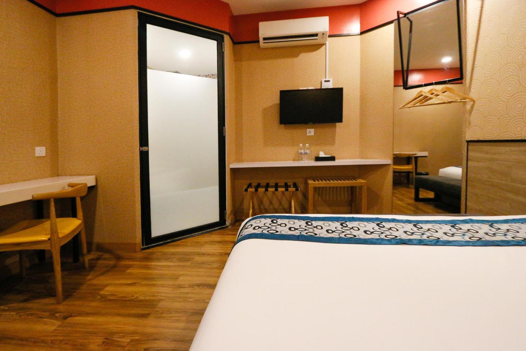 Golden Roof Hotel, Seri Iskandar Exterior foto