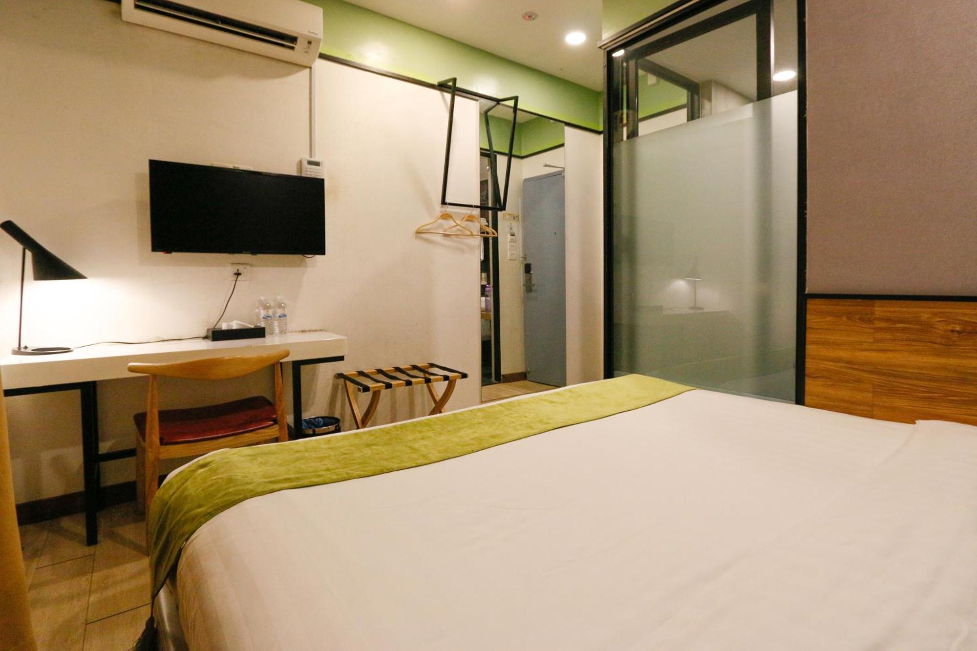 Golden Roof Hotel, Seri Iskandar Exterior foto
