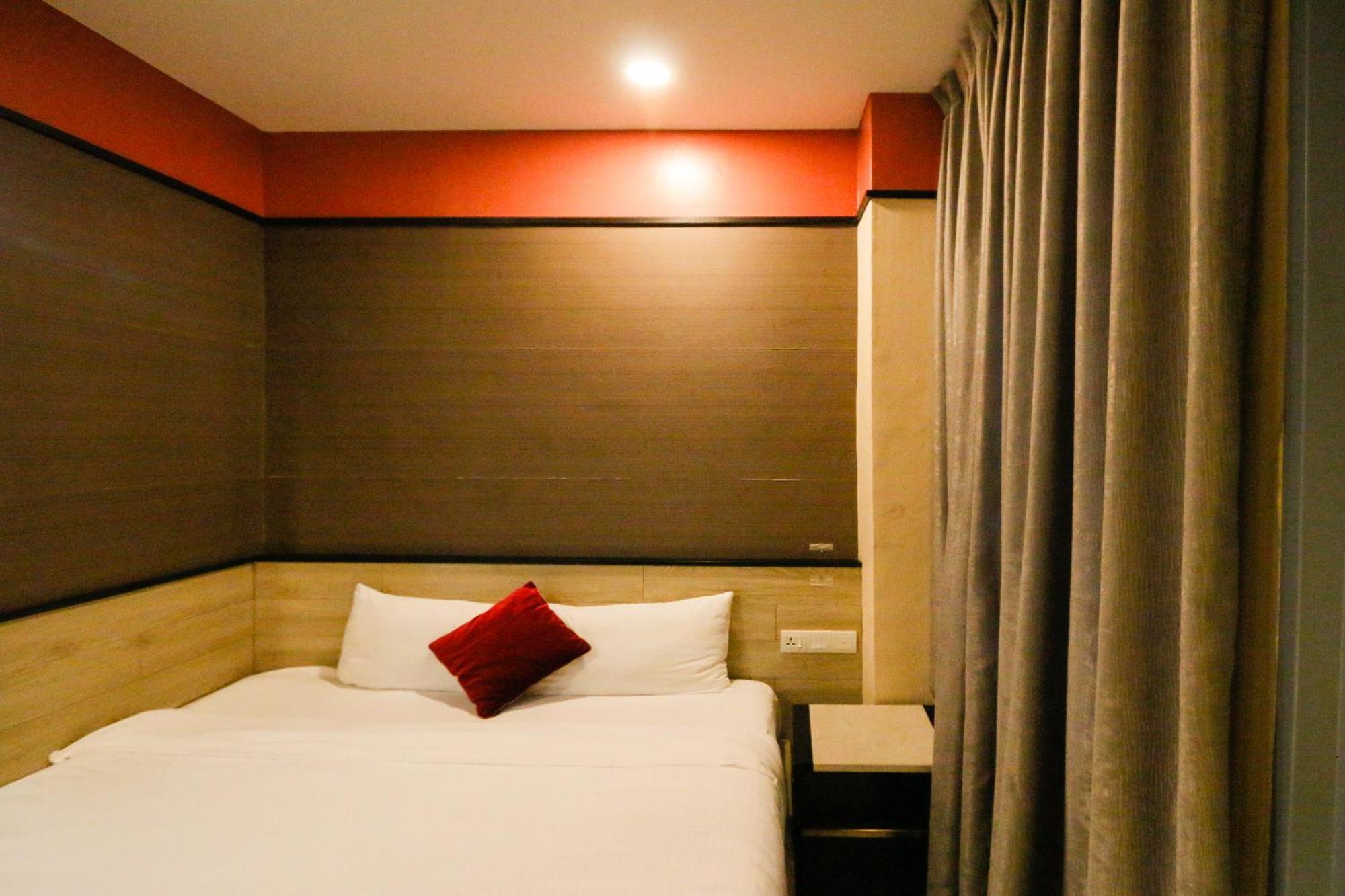 Golden Roof Hotel, Seri Iskandar Exterior foto