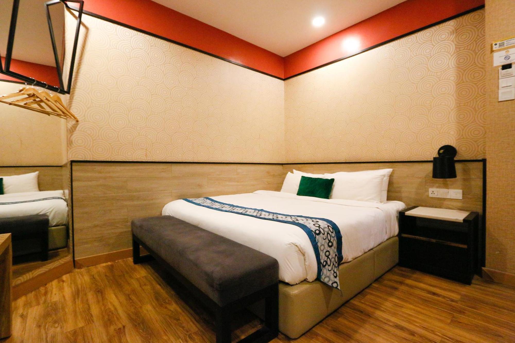 Golden Roof Hotel, Seri Iskandar Exterior foto