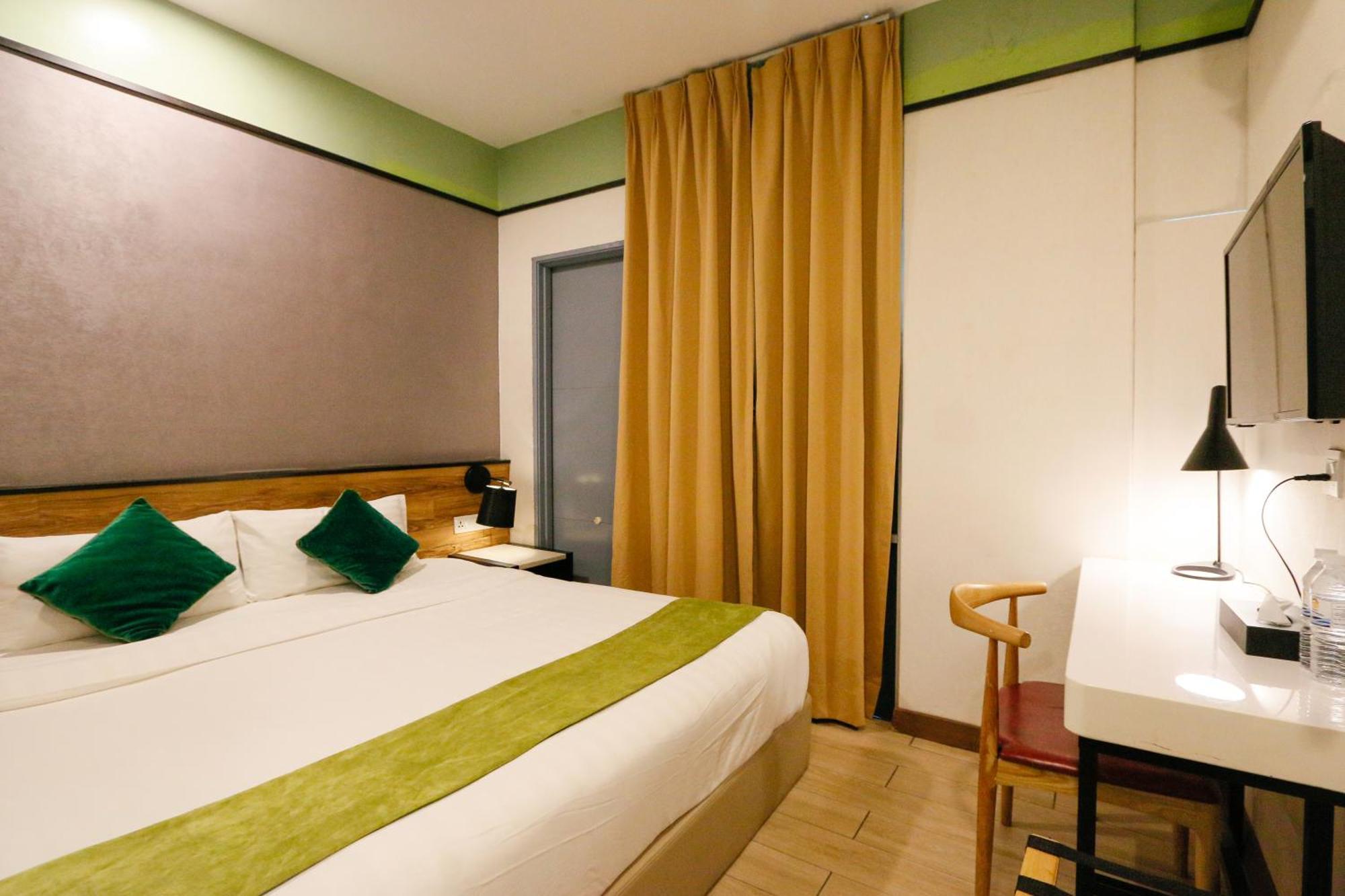Golden Roof Hotel, Seri Iskandar Exterior foto