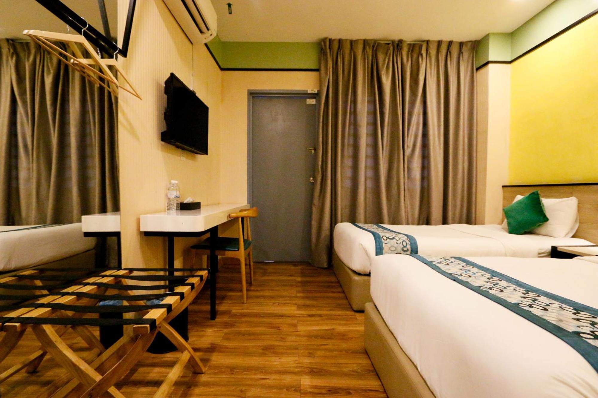 Golden Roof Hotel, Seri Iskandar Exterior foto