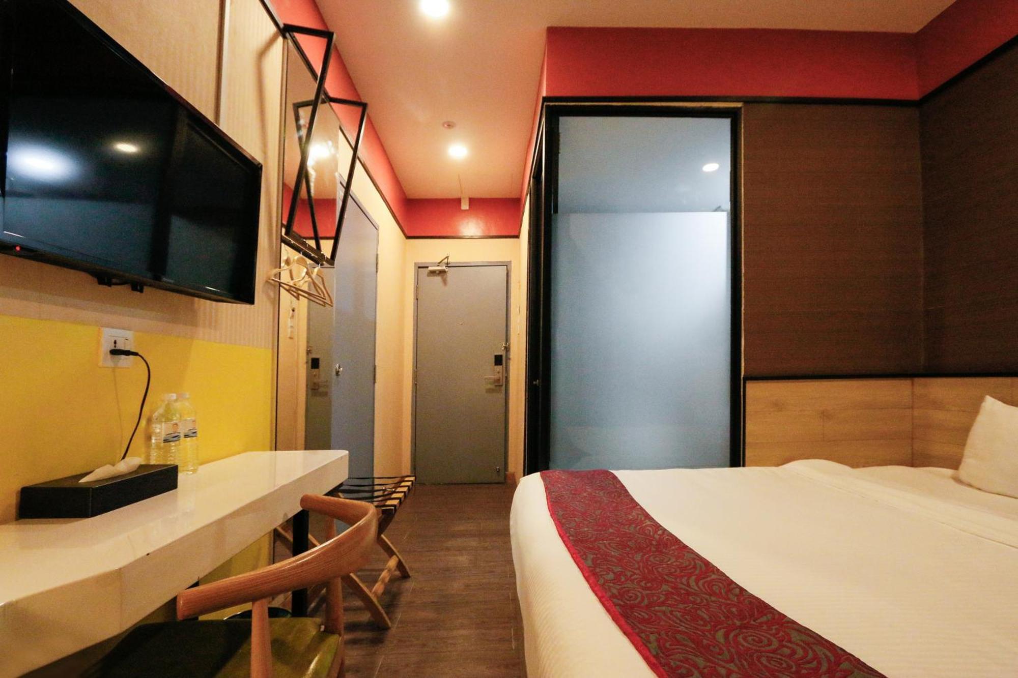 Golden Roof Hotel, Seri Iskandar Exterior foto