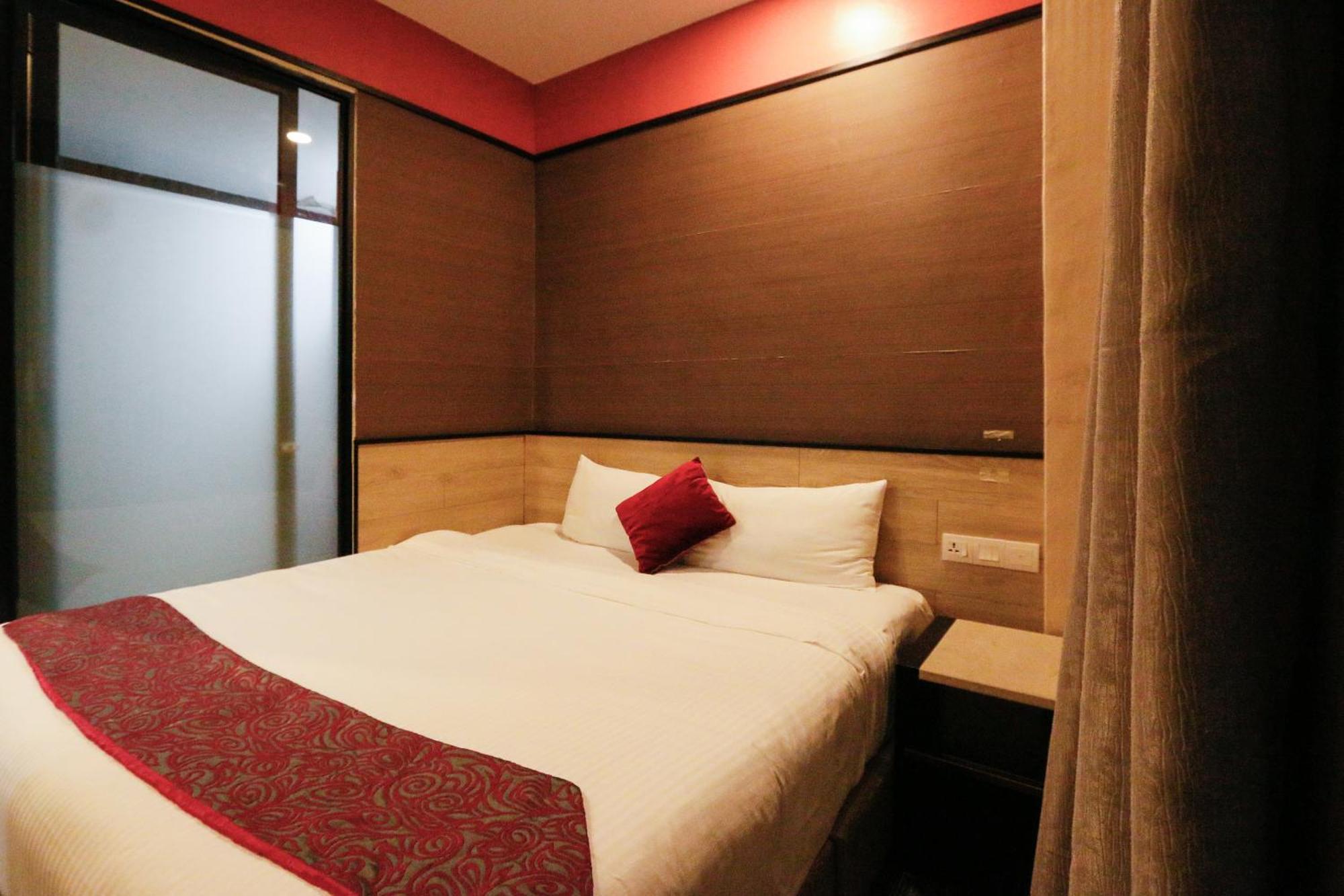 Golden Roof Hotel, Seri Iskandar Exterior foto