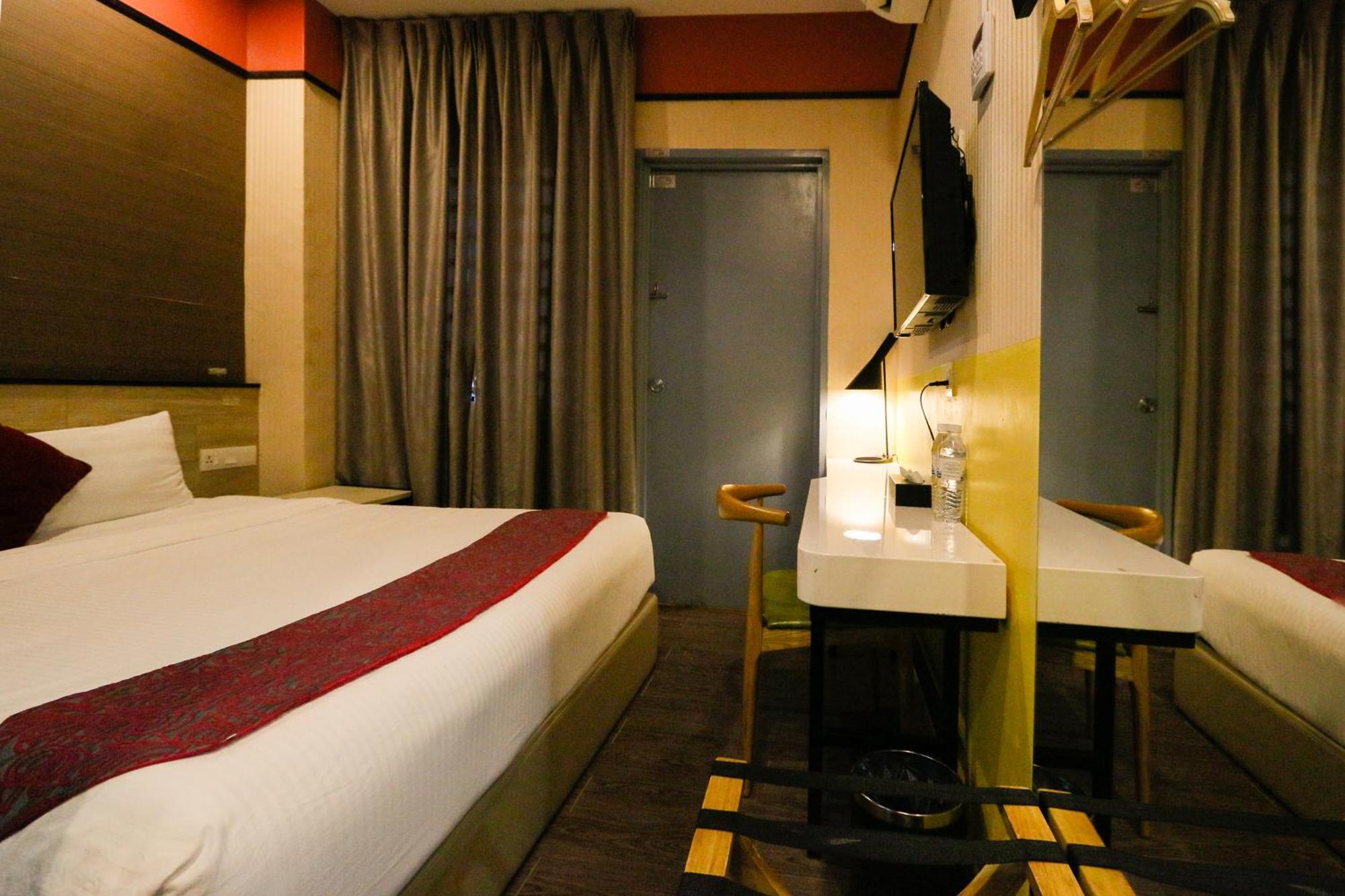 Golden Roof Hotel, Seri Iskandar Exterior foto