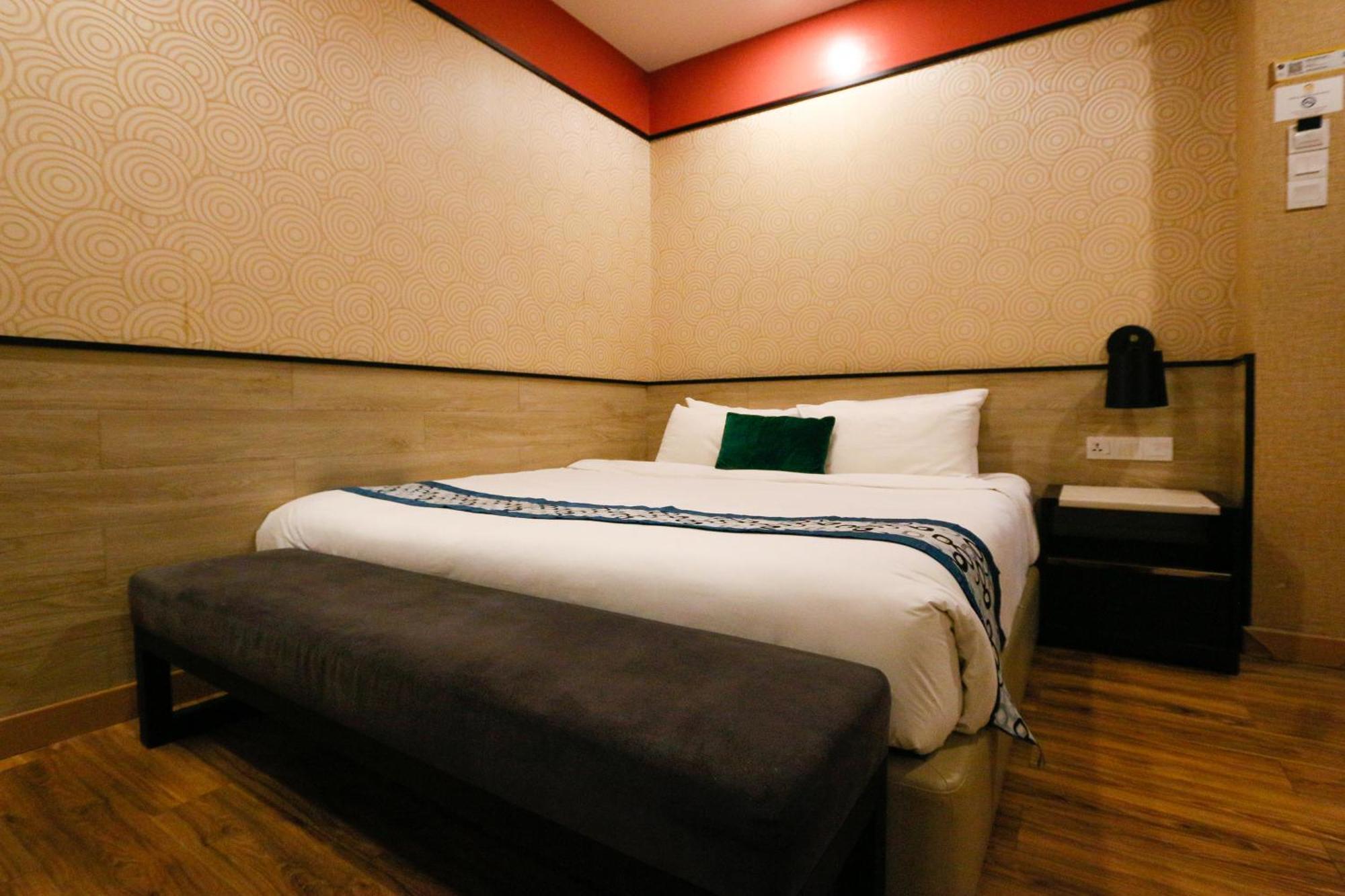 Golden Roof Hotel, Seri Iskandar Exterior foto