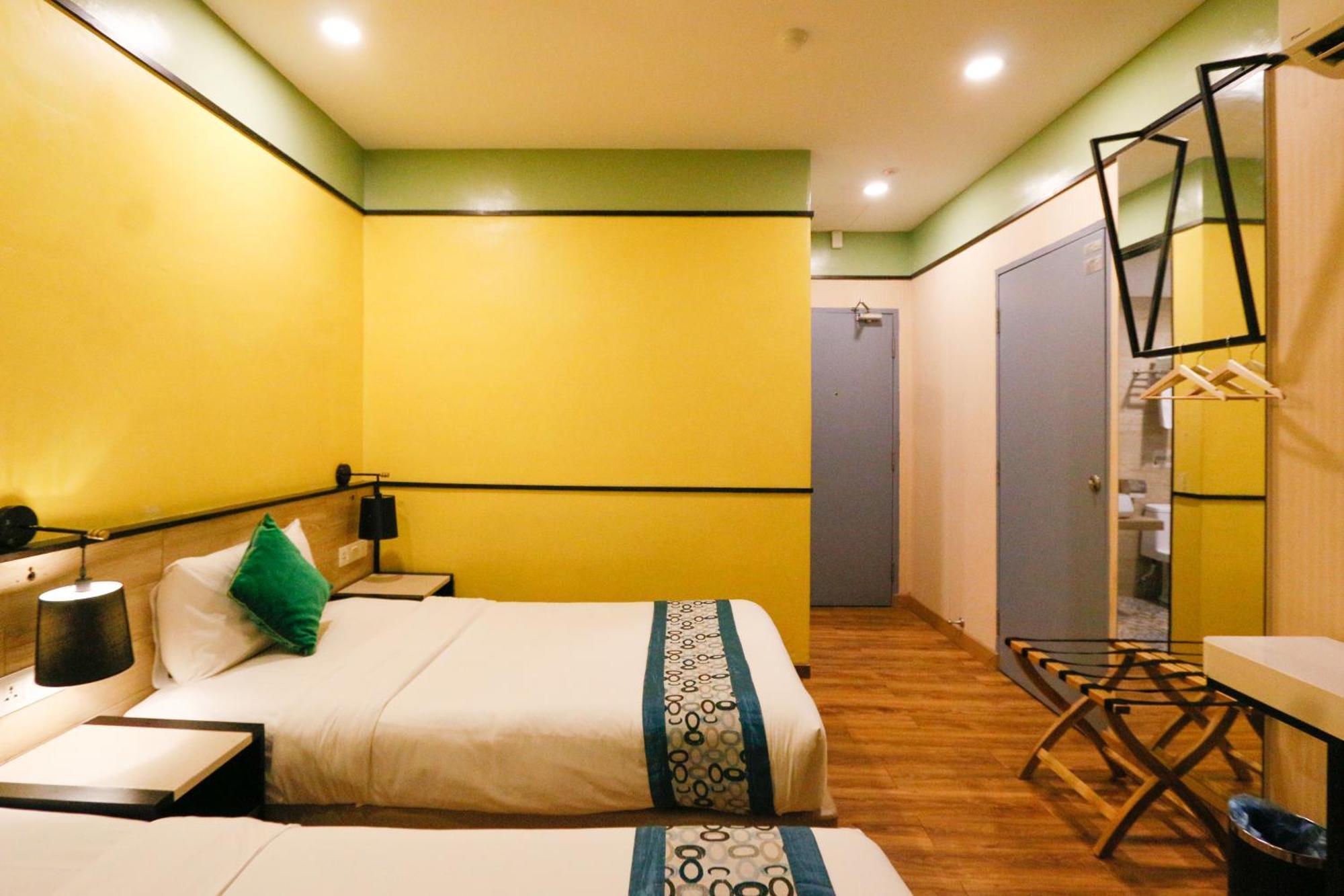 Golden Roof Hotel, Seri Iskandar Exterior foto