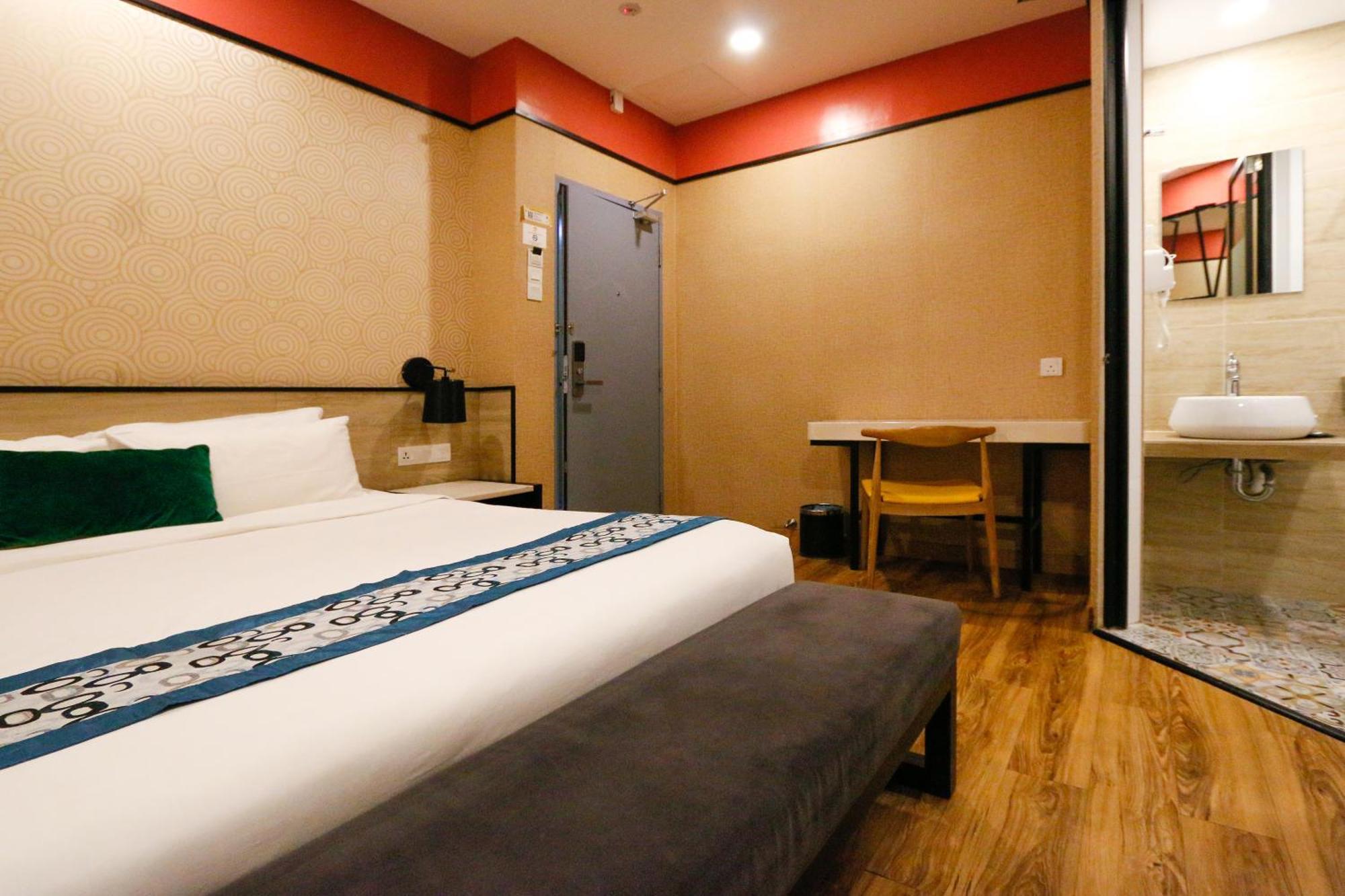 Golden Roof Hotel, Seri Iskandar Exterior foto