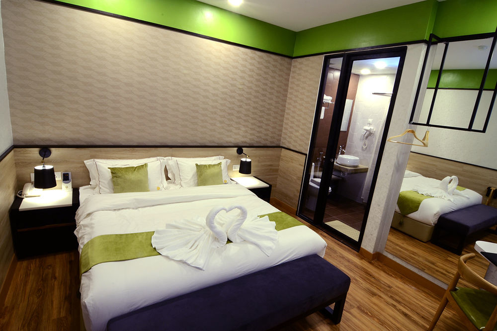 Golden Roof Hotel, Seri Iskandar Exterior foto