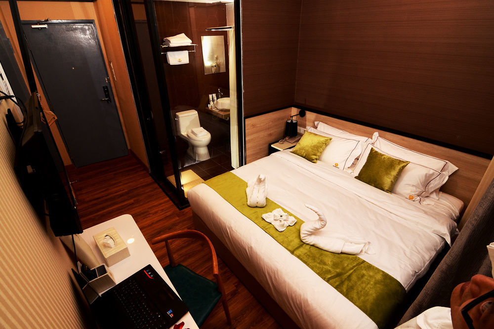 Golden Roof Hotel, Seri Iskandar Exterior foto